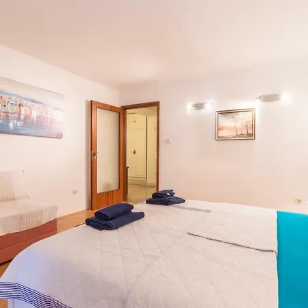 Apartment Urban Garden Rijeka Exterior photo